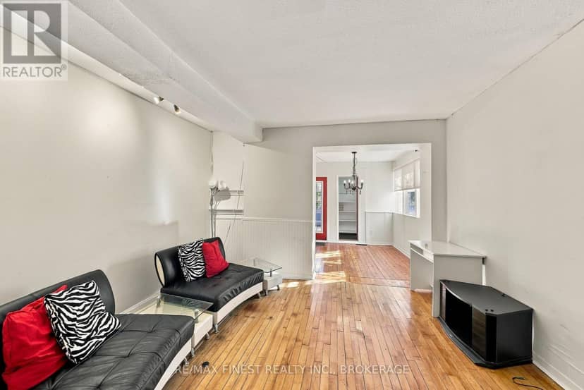 463 Victoria Street — photo 12 of 40