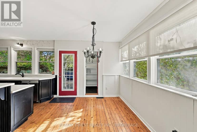 463 Victoria Street — photo 17 of 40
