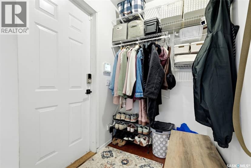 2340 Montague STREET — photo 11 of 34