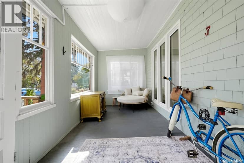 2340 Montague STREET — photo 12 of 34