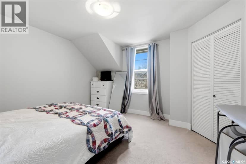 2340 Montague STREET — photo 17 of 34
