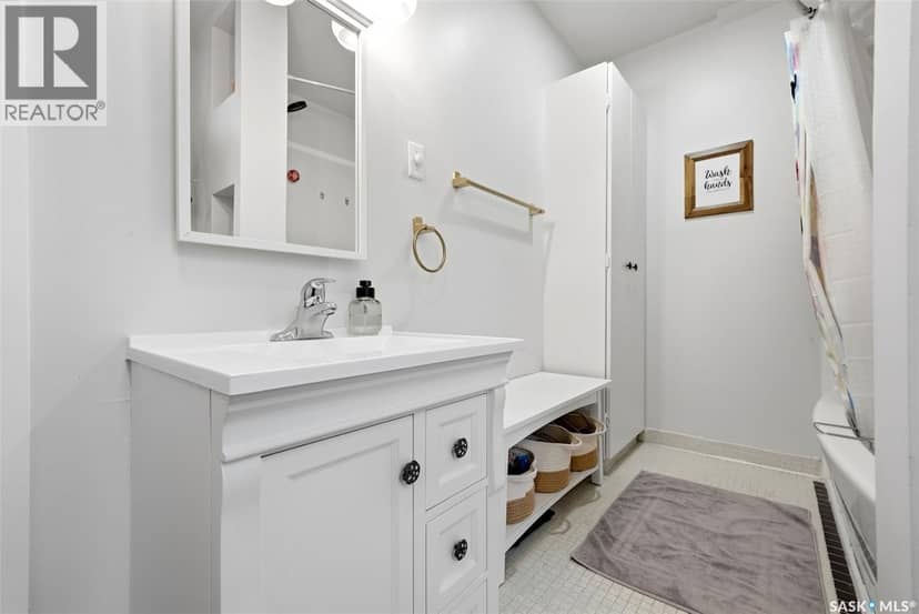 2340 Montague STREET — photo 19 of 34