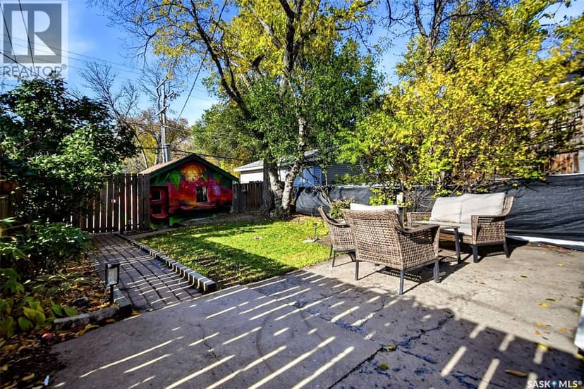 2340 Montague STREET — photo 32 of 34