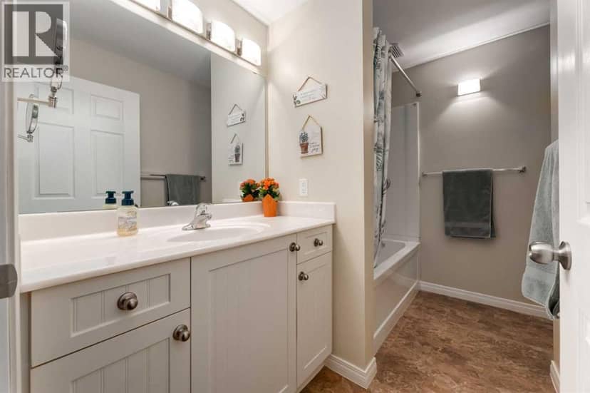 4 ARBOUR CLIFF Court NW — photo 22 of 40