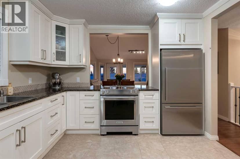 4 ARBOUR CLIFF Court NW — photo 11 of 40