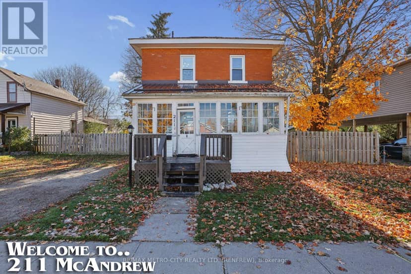 211 McAndrew Avenue, Renfrew