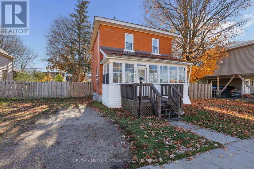 211 McAndrew Avenue, Renfrew, photo 4