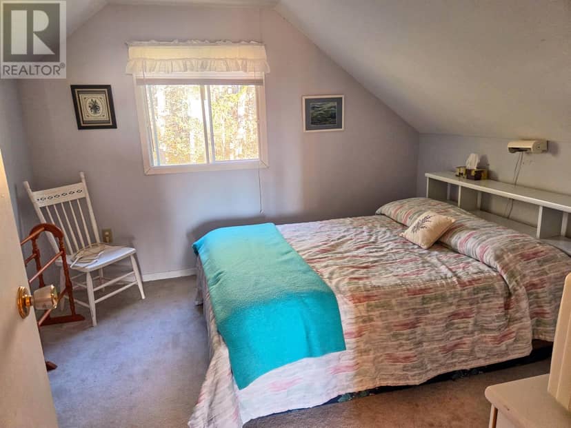 31 Brady Crescent — photo 14 of 32