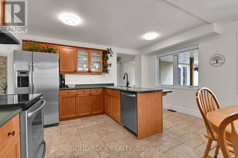 253 Cote-Royale Crescent — photo 10 of 37