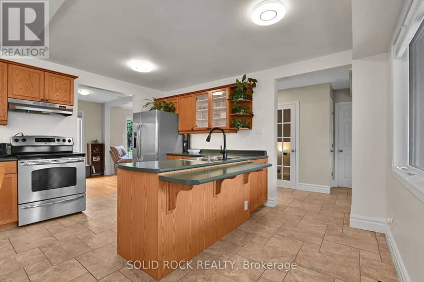 253 Cote-Royale Crescent — photo 11 of 37