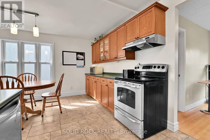 253 Cote-Royale Crescent — photo 12 of 37