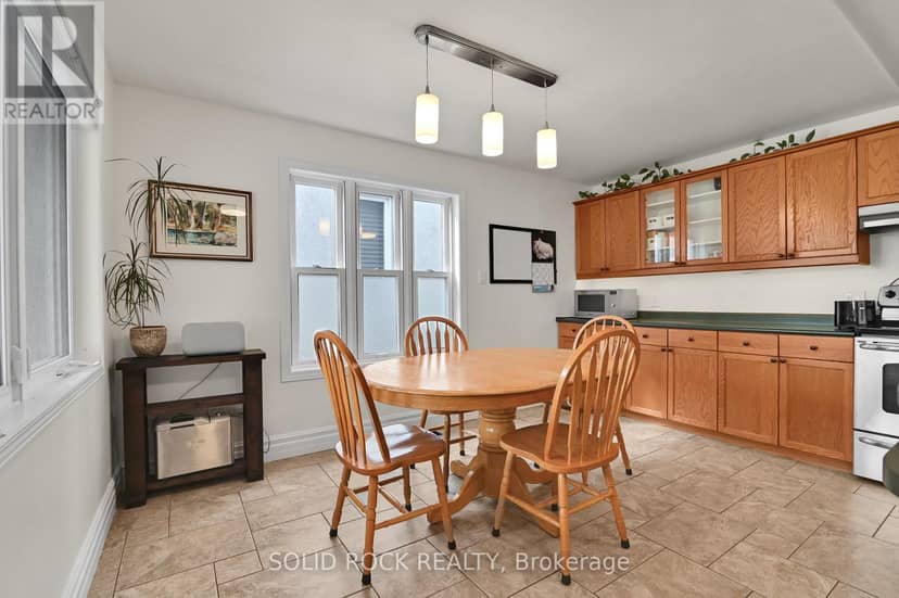 253 Cote-Royale Crescent — photo 9 of 37