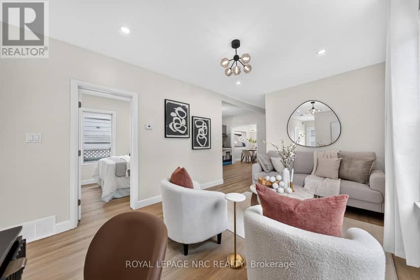 51 Queen Street S — photo 10 of 40