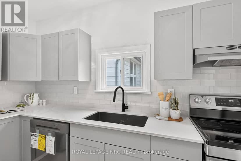 51 Queen Street S — photo 16 of 40