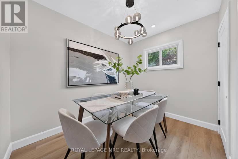 51 Queen Street S — photo 21 of 40