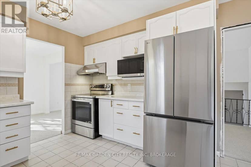 19 Berkhout Terrace — photo 12 of 40