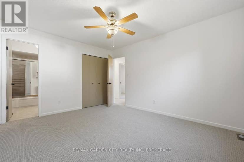 19 Berkhout Terrace — photo 17 of 40