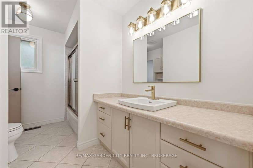 19 Berkhout Terrace — photo 18 of 40