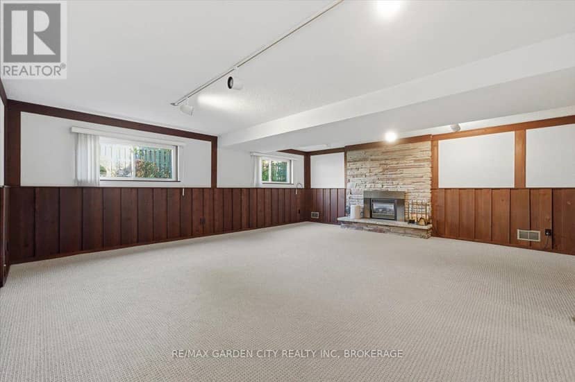 19 Berkhout Terrace — photo 27 of 40