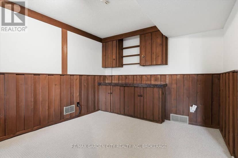 19 Berkhout Terrace — photo 29 of 40
