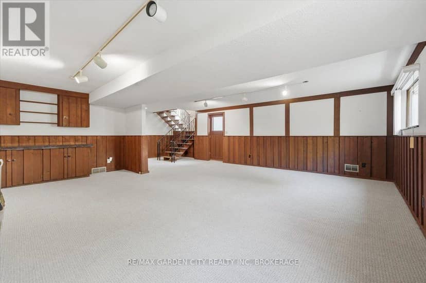 19 Berkhout Terrace — photo 30 of 40