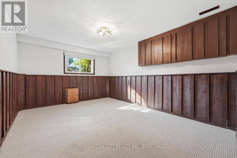 19 Berkhout Terrace — photo 32 of 40