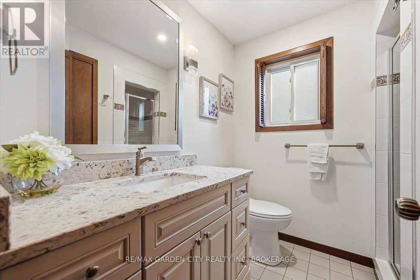 19 Berkhout Terrace — photo 33 of 40