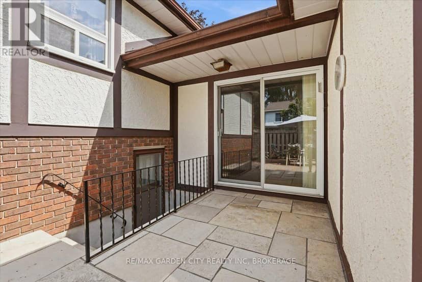 19 Berkhout Terrace — photo 35 of 40