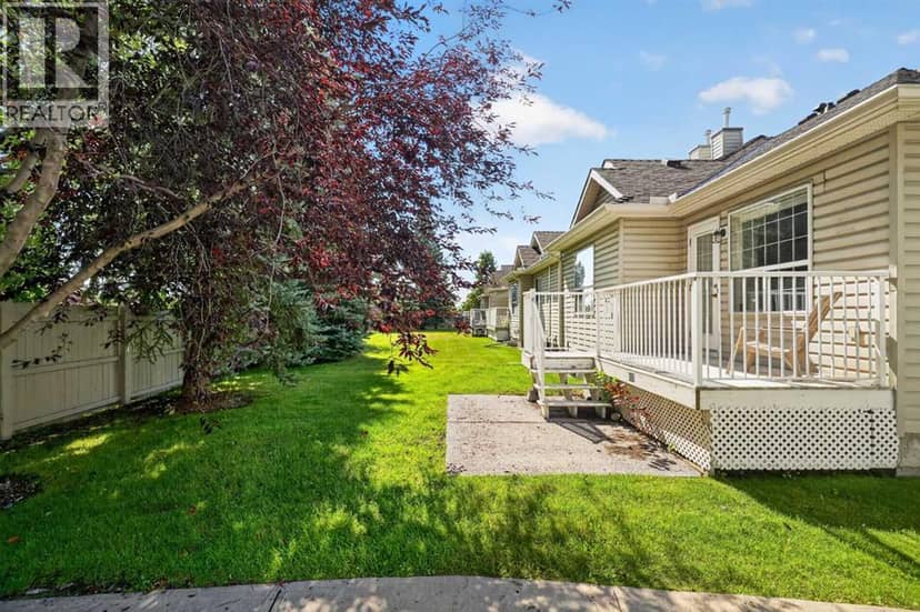 113 Mt Douglas Villas SE — photo 35 of 38