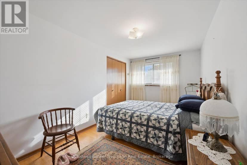 48 Westminster Avenue — photo 17 of 33