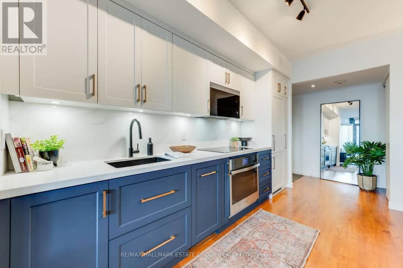 2201 - 285 Mutual Street — photo 12 of 40
