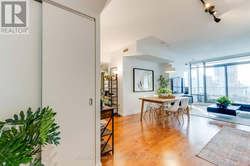 2201 - 285 Mutual Street, Toronto, photo 4
