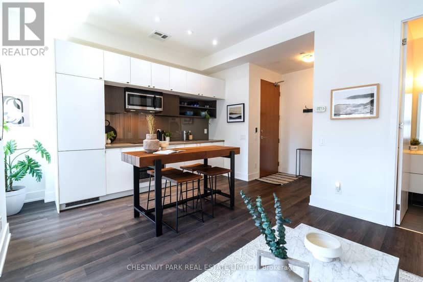 320 - 111 St Clair Avenue W — photo 16 of 40