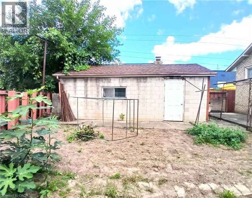 118 CRAIGROYSTON Road — photo 31 of 38