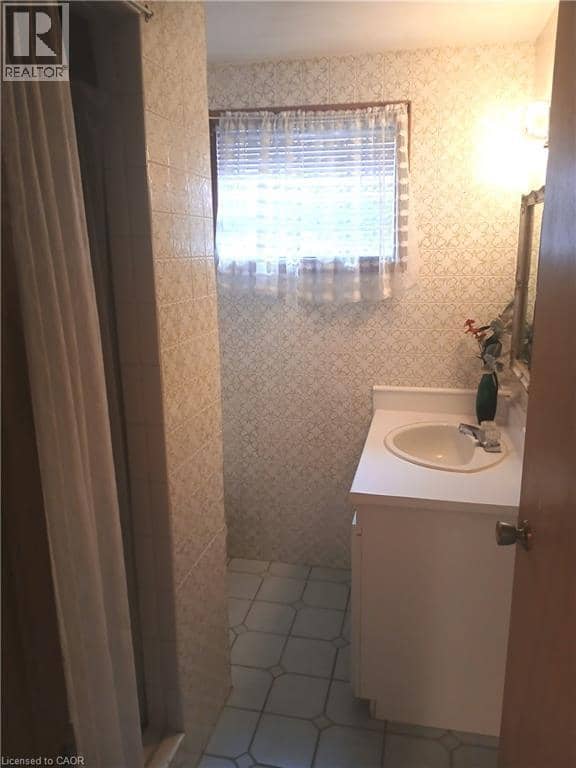 118 CRAIGROYSTON Road — photo 15 of 38
