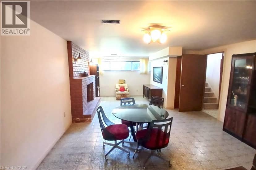 118 CRAIGROYSTON Road — photo 19 of 38