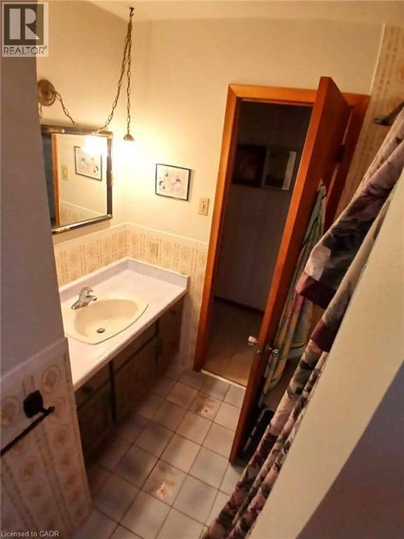 118 CRAIGROYSTON Road — photo 27 of 38