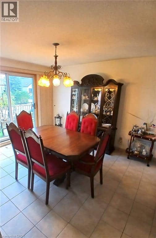 118 CRAIGROYSTON Road — photo 8 of 38