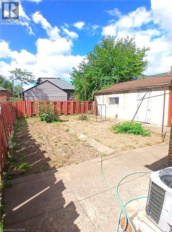 118 CRAIGROYSTON Road — photo 30 of 38