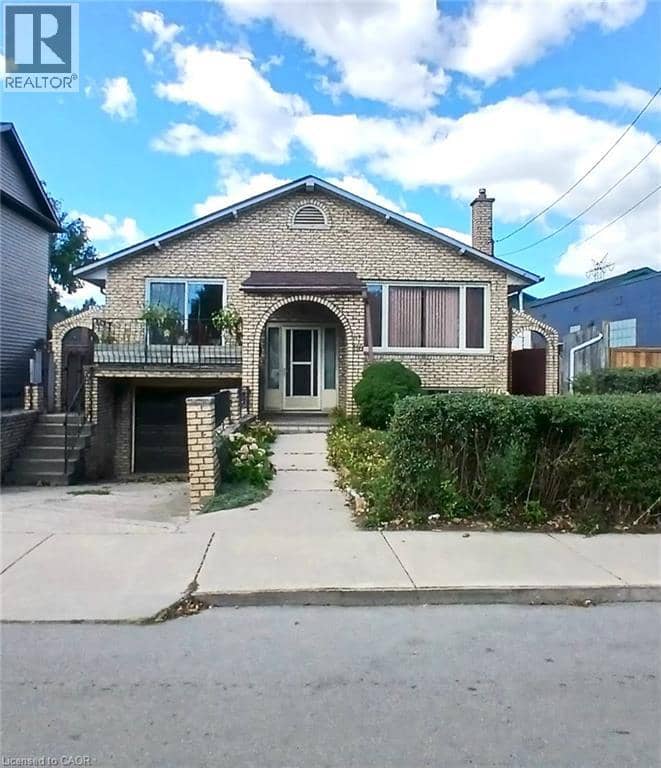 118 CRAIGROYSTON Road — photo 1 of 38