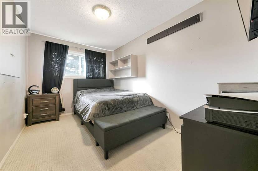 3920 50A Street — photo 21 of 40