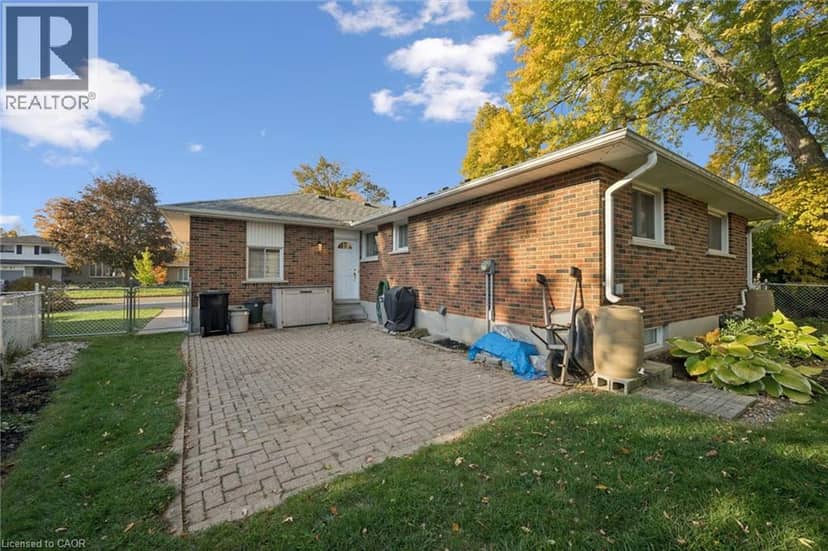 86 LOWER CANADA Crescent — photo 35 of 40