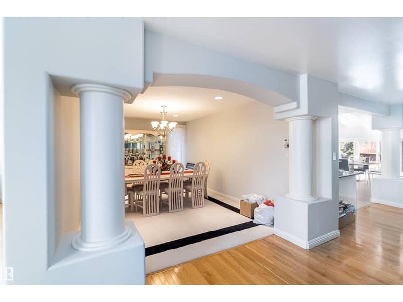 10812 5 AV SW — photo 11 of 40