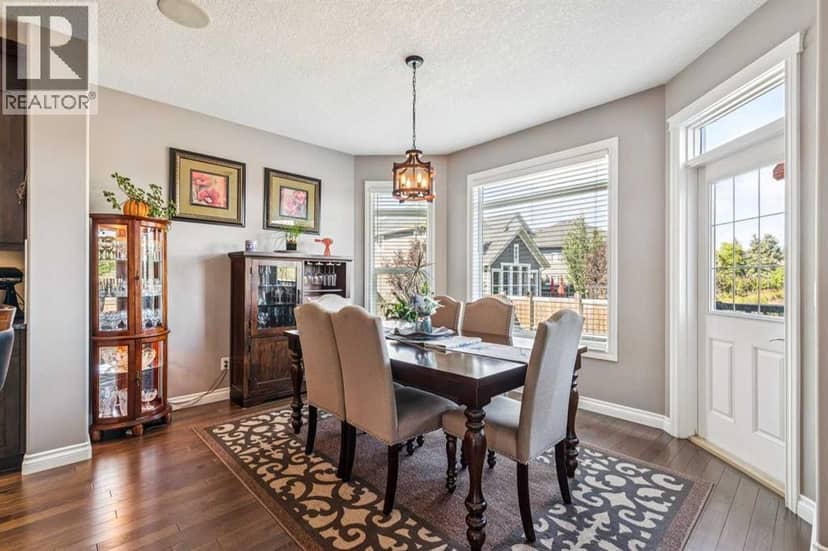 437 Kinniburgh Boulevard — photo 9 of 40