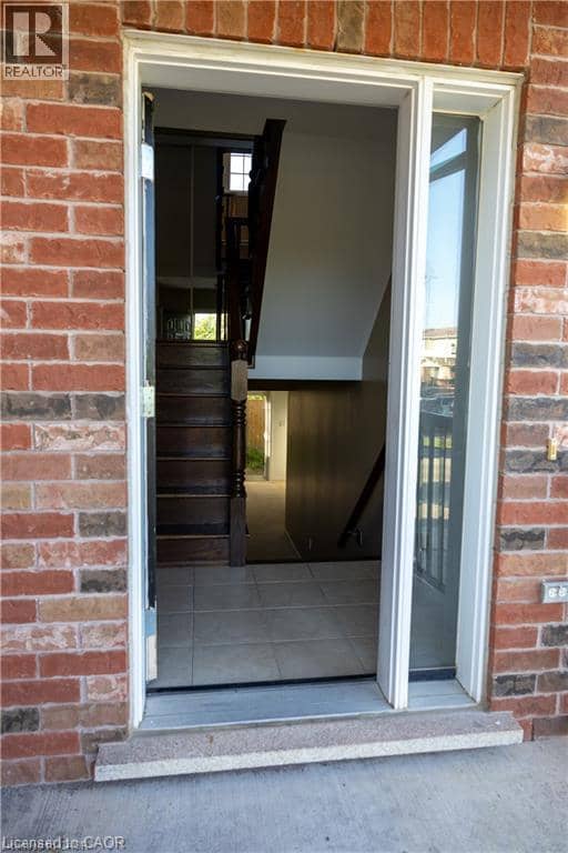 50 EMICK Drive, Ancaster, photo 2