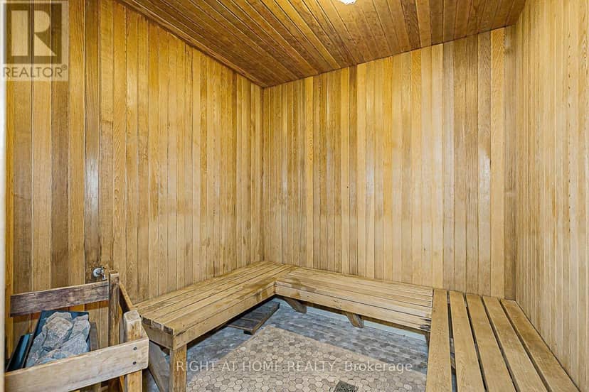 305 - 8 Maison Parc Court — photo 24 of 29
