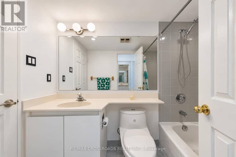 1308 - 7825 Bayview Avenue — photo 24 of 38
