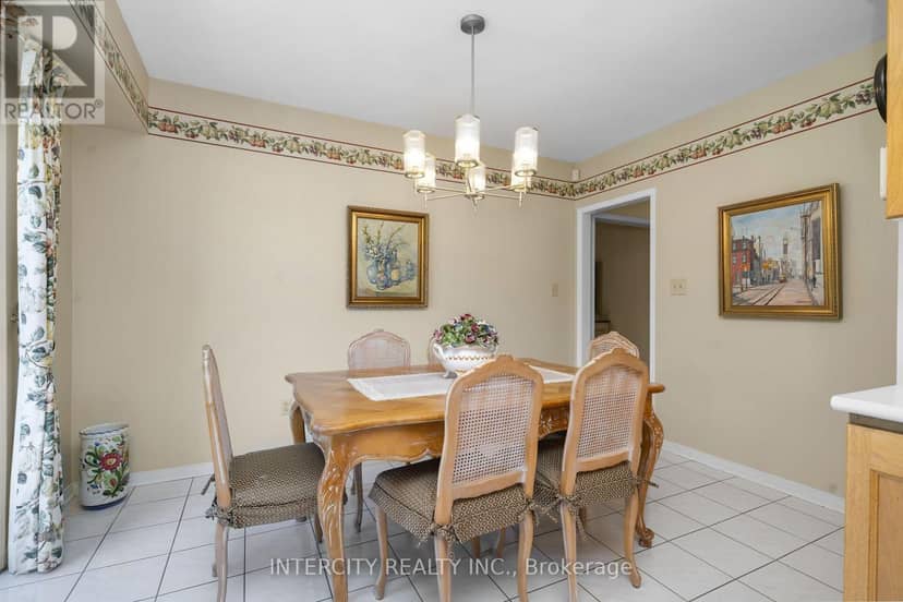 35 Avro Road — photo 15 of 40