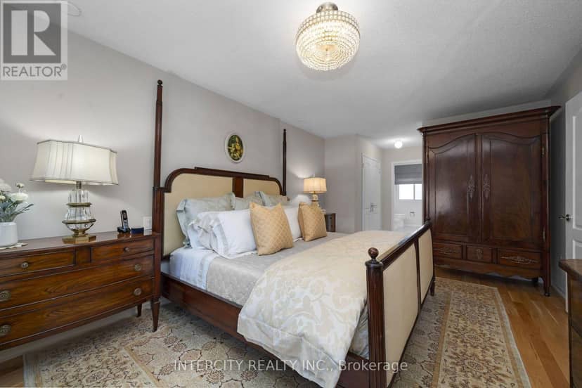 35 Avro Road — photo 21 of 40