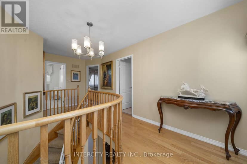 35 Avro Road — photo 25 of 40